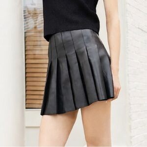 🆕 Antonio Melani Black Genuine Leather Pleated Mini Skirt Size 10 Classic Luxury